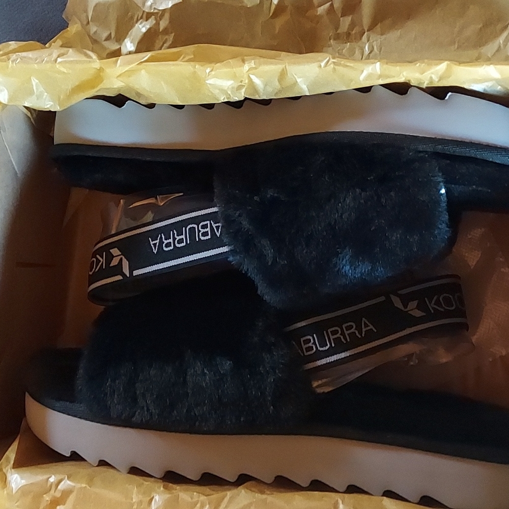 Kookaburra by UGG Fuzz’n II, Size 8, NWT